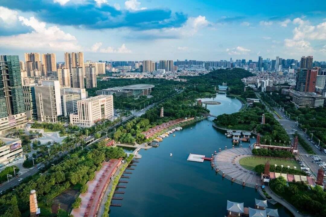 探索未来，澳门精准服务在2025的全面释义、解释与落实