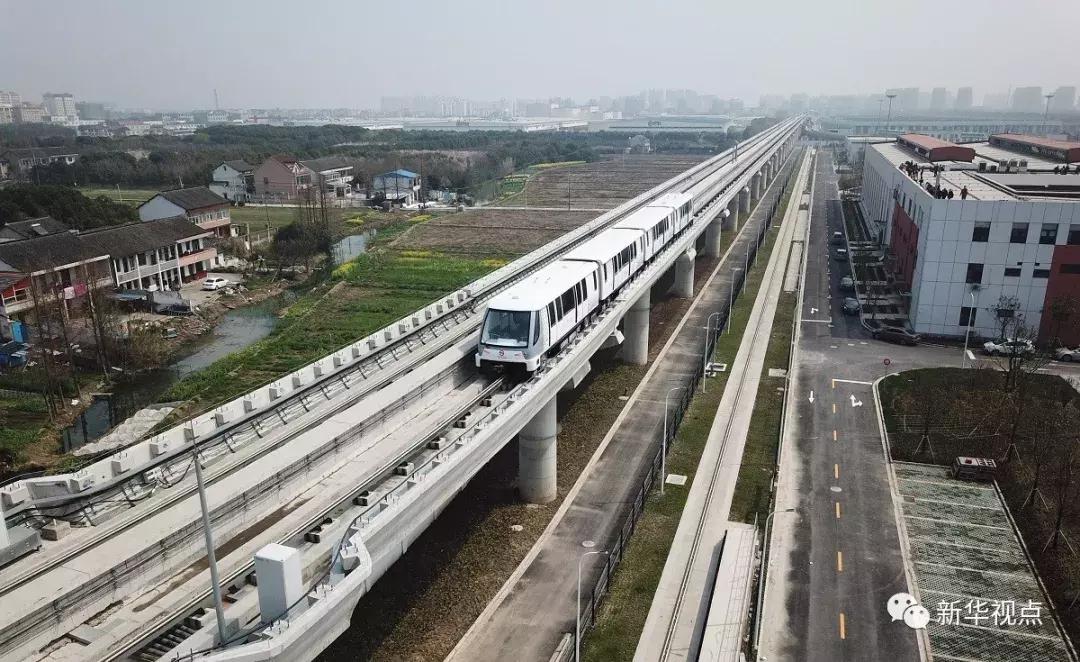 迈向2025，免费资料大全的精选解析、落实与策略