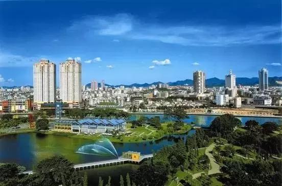 探索广东地区的新机遇，澳门与香港正版免费发展之路及其在广东的落实